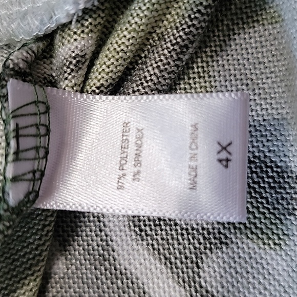 Muk Luks Size 4X Green Camo Soft Sweatshirt Style Top. Excellent Used Condition - Picture 8 of 8